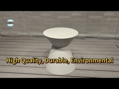 サイドテーブルとストール