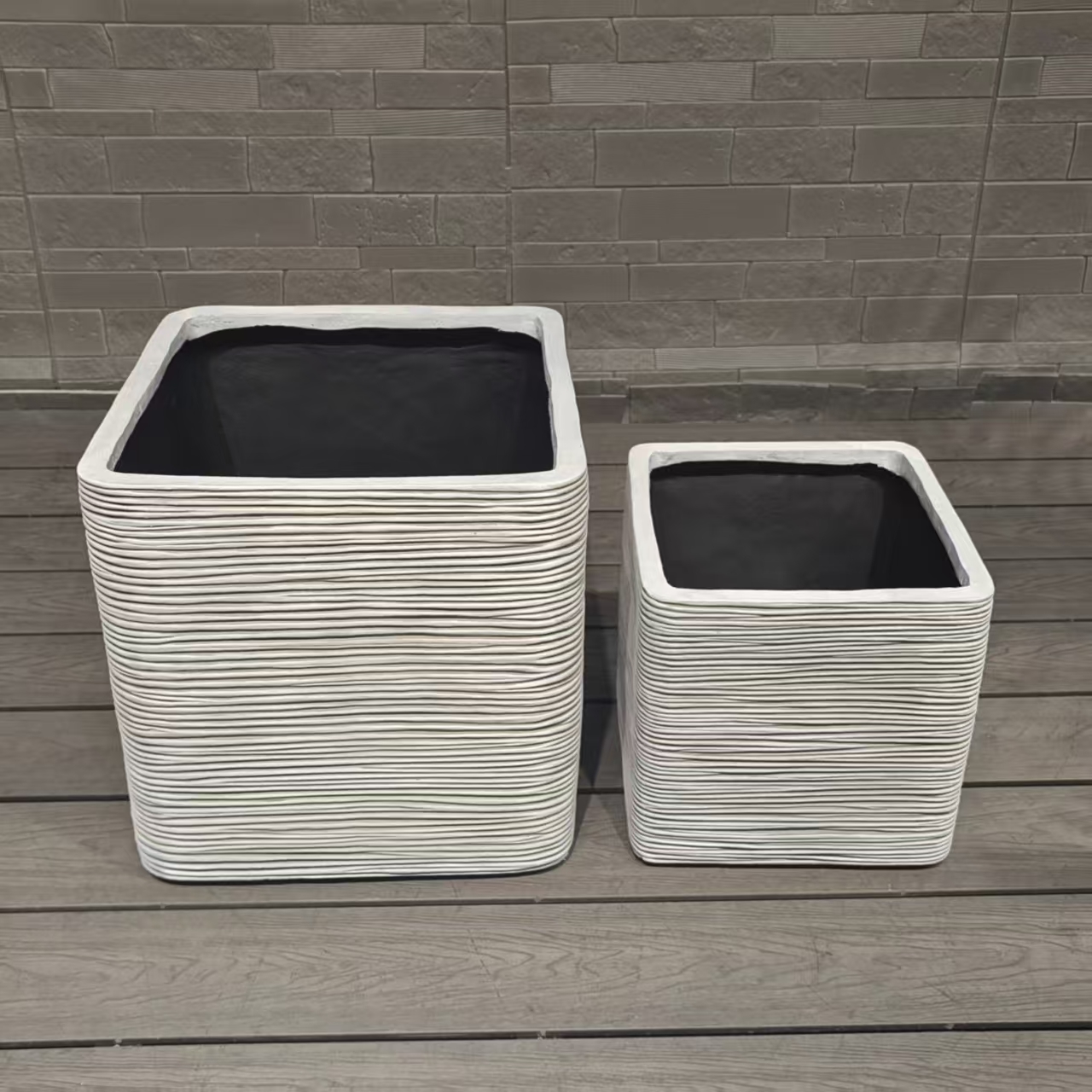 最新の企業ブログについて 植木鉢：線で織りなす自然の夢