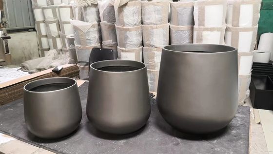 色鮮やかな輝く小さな庭樹脂ガラス繊維の花植え器 卸売