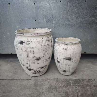 不規則な黒いブラシ 白い丸い繊維粘土プランター ロビーの再設計