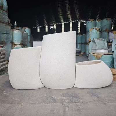 スタイリッシュ 超大きい 白色 不規則 曲がりくねった 流れる輪郭 丸い 繊維粘土 プランター